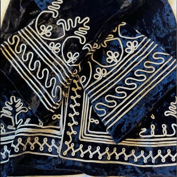 4SI3NNA Velvet Appliqué Black and Gold Jacket. - Picture 9 of 16